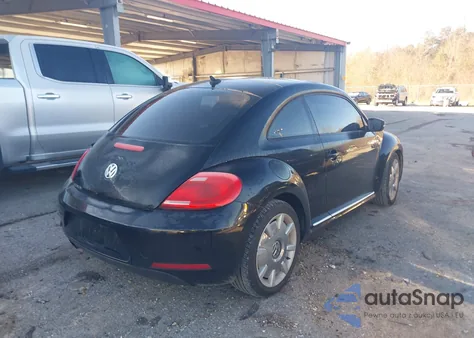 2015 Volkswagen Beetle 1.8T из США, поврежденный, VIN 3VWJ17AT7FM645394